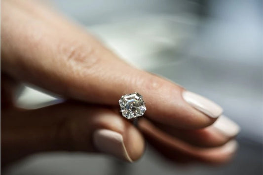 Should you purchase natural diamonds or lab grown diamond?