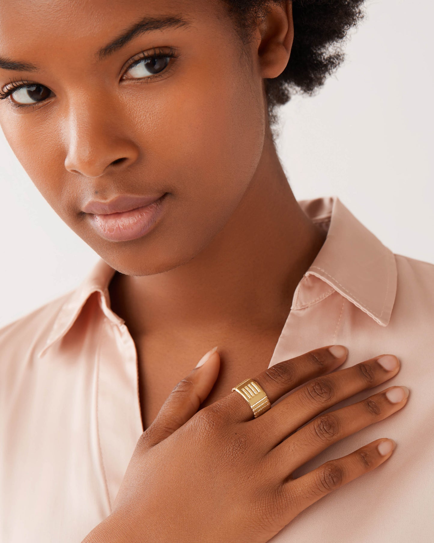 Spindle Cigar Band in Yellow Gold with Natural Diamonds